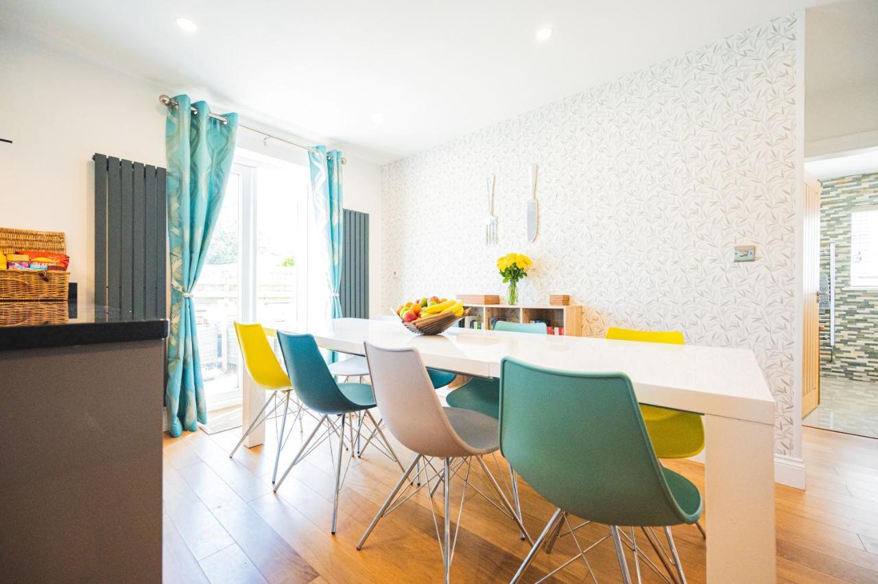 Luxury 4 Bed, 3 Bathroom, Pet Friendly Villa, Sleeps 8, With Hot Tub In Trearddur Bay Exterior foto